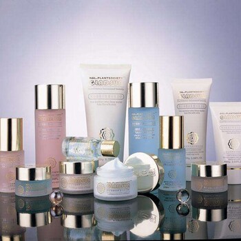 上?；瘖y品代加工 助力品牌實現高效生產與創新突破